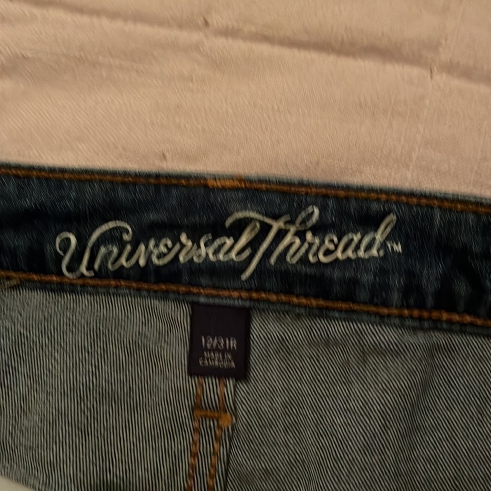 Universal Thread Stretch Denim Shredded Knee Jean… - image 4